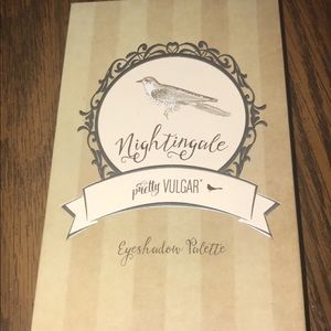 Pretty Valgur Eyeshadow Pallet from August boxy